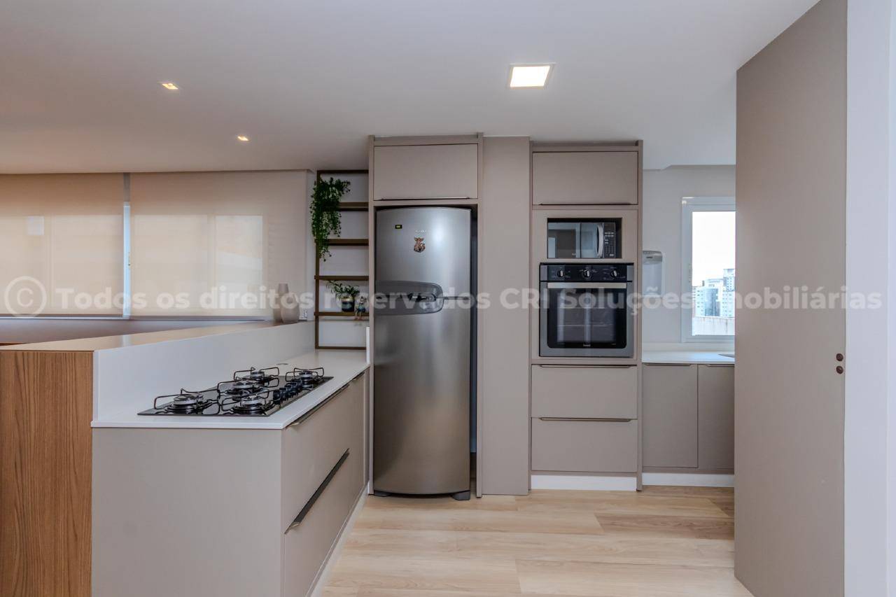 Foto do imóvel Apartamento à venda com 3 suítes amplas e 3 vagas de garagem no Edifício Arthur Fischer no centro de Balneário Camboriú