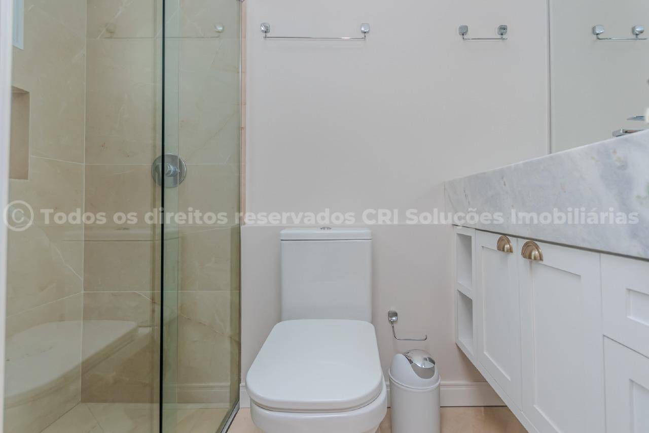 Foto do imóvel Apartamento à venda com 3 suítes amplas e 3 vagas de garagem no Edifício Arthur Fischer no centro de Balneário Camboriú
