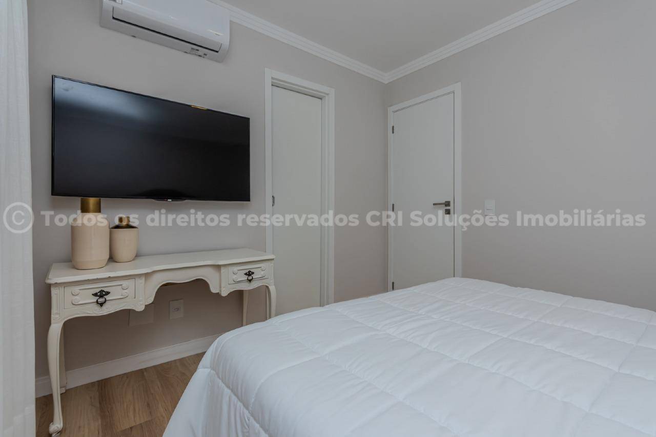 Foto do imóvel Apartamento à venda com 3 suítes amplas e 3 vagas de garagem no Edifício Arthur Fischer no centro de Balneário Camboriú