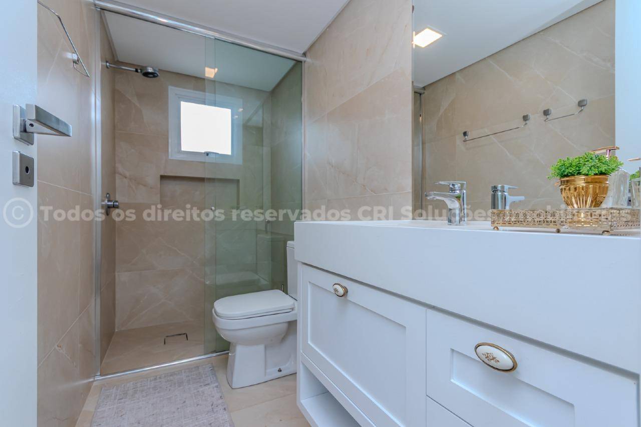 Foto do imóvel Apartamento à venda com 3 suítes amplas e 3 vagas de garagem no Edifício Arthur Fischer no centro de Balneário Camboriú