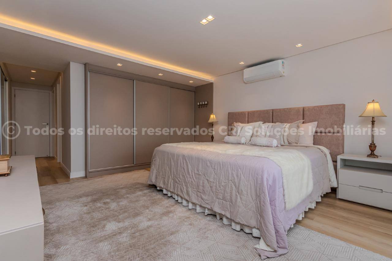 Foto do imóvel Apartamento à venda com 3 suítes amplas e 3 vagas de garagem no Edifício Arthur Fischer no centro de Balneário Camboriú
