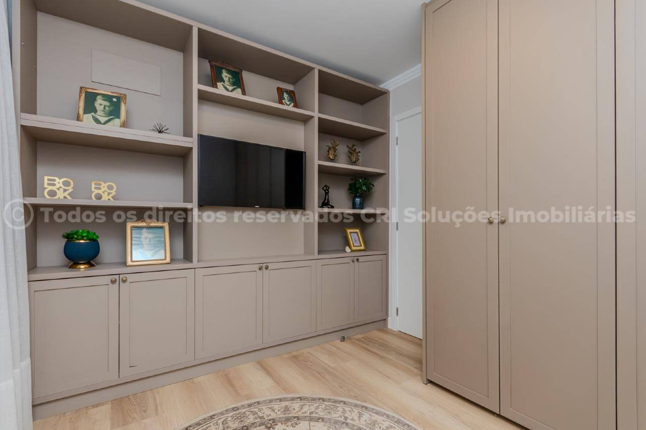 Foto do imóvel Apartamento à venda com 3 suítes amplas e 3 vagas de garagem no Edifício Arthur Fischer no centro de Balneário Camboriú