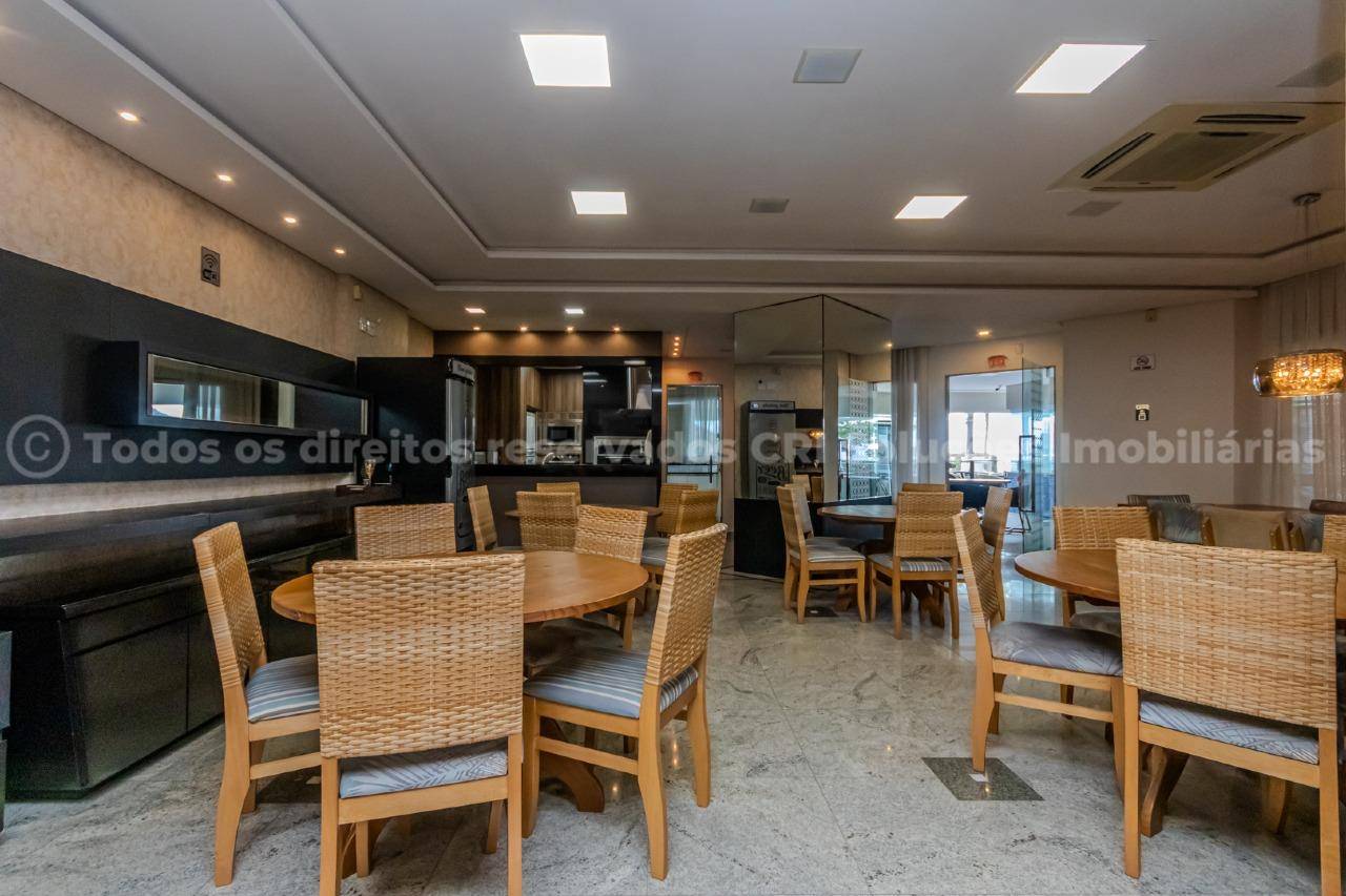 Foto do imóvel Apartamento à venda com 3 suítes amplas e 3 vagas de garagem no Edifício Arthur Fischer no centro de Balneário Camboriú