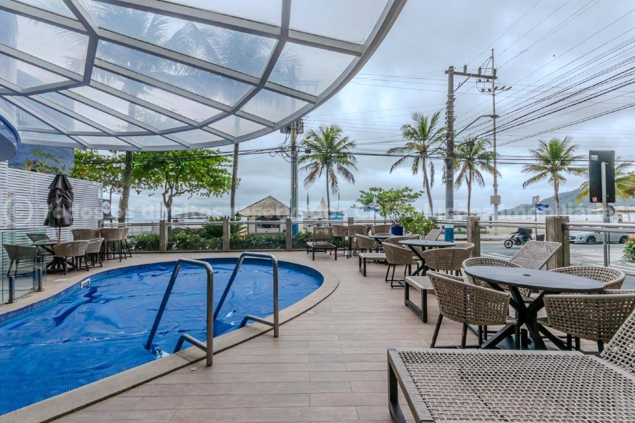 Foto do imóvel Apartamento à venda com 3 suítes amplas e 3 vagas de garagem no Edifício Arthur Fischer no centro de Balneário Camboriú