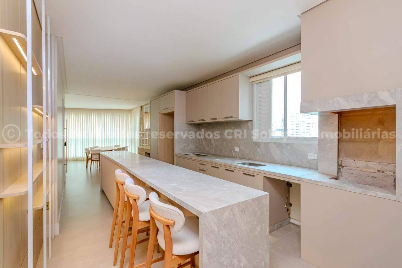 Foto do imóvel Apartamento alto-padrão à venda com 3 suítes e 2 vagas de garagem no Camboriú Tower Residence no Fazenda em Itajaí.