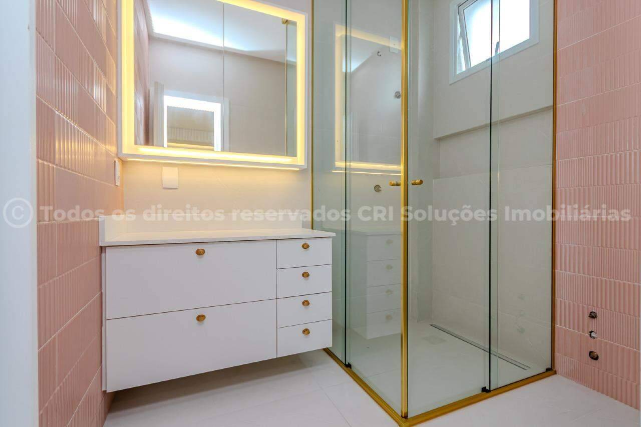 Foto do imóvel Apartamento alto-padrão à venda com 3 suítes e 2 vagas de garagem no Camboriú Tower Residence no Fazenda em Itajaí.