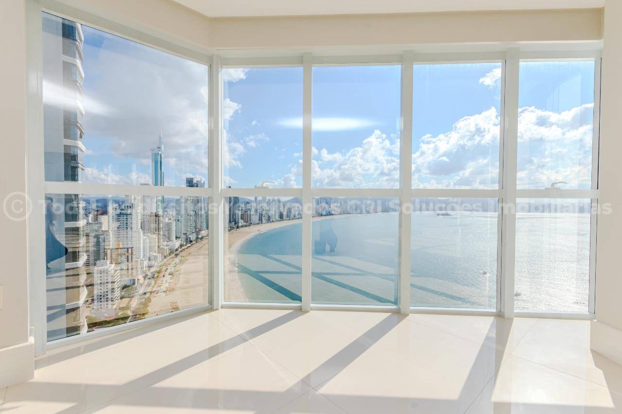 Foto do imóvel Apartamento alto-padrão à venda com 4 suítes e 4 vagas de garagem no Ibiza Towers na Barra Sul de Balneário Camboriú.