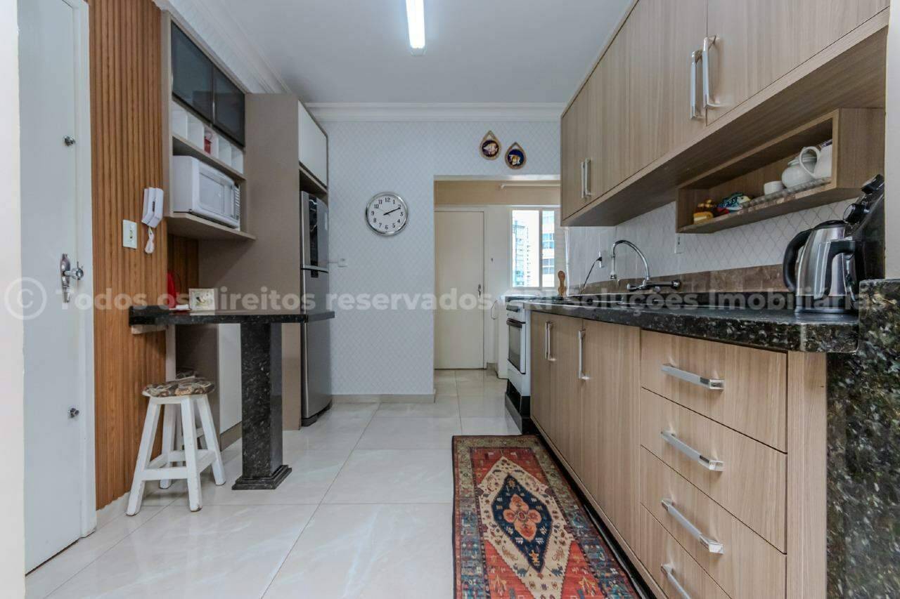 Foto do imóvel Apartamento à venda com 3 dormitórios sendo 1 suíte e 1 vga de garagem no Edifício Paris de Balneário Camboriú