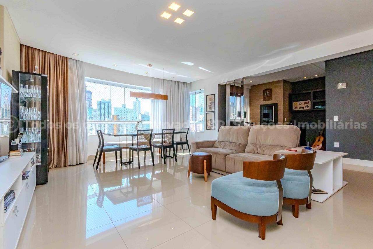 Apartamento com 3 suítes no Edifício Cidade de Pádua no Centro em Balneário Camboriú