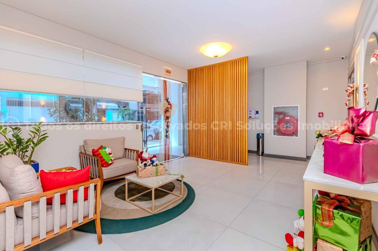 Foto do imóvel Amplo apartamento à venda no centro de Balneário Camboriú com 3 suítes e 3 vagas de garagem no Edifício Cidade de Padua