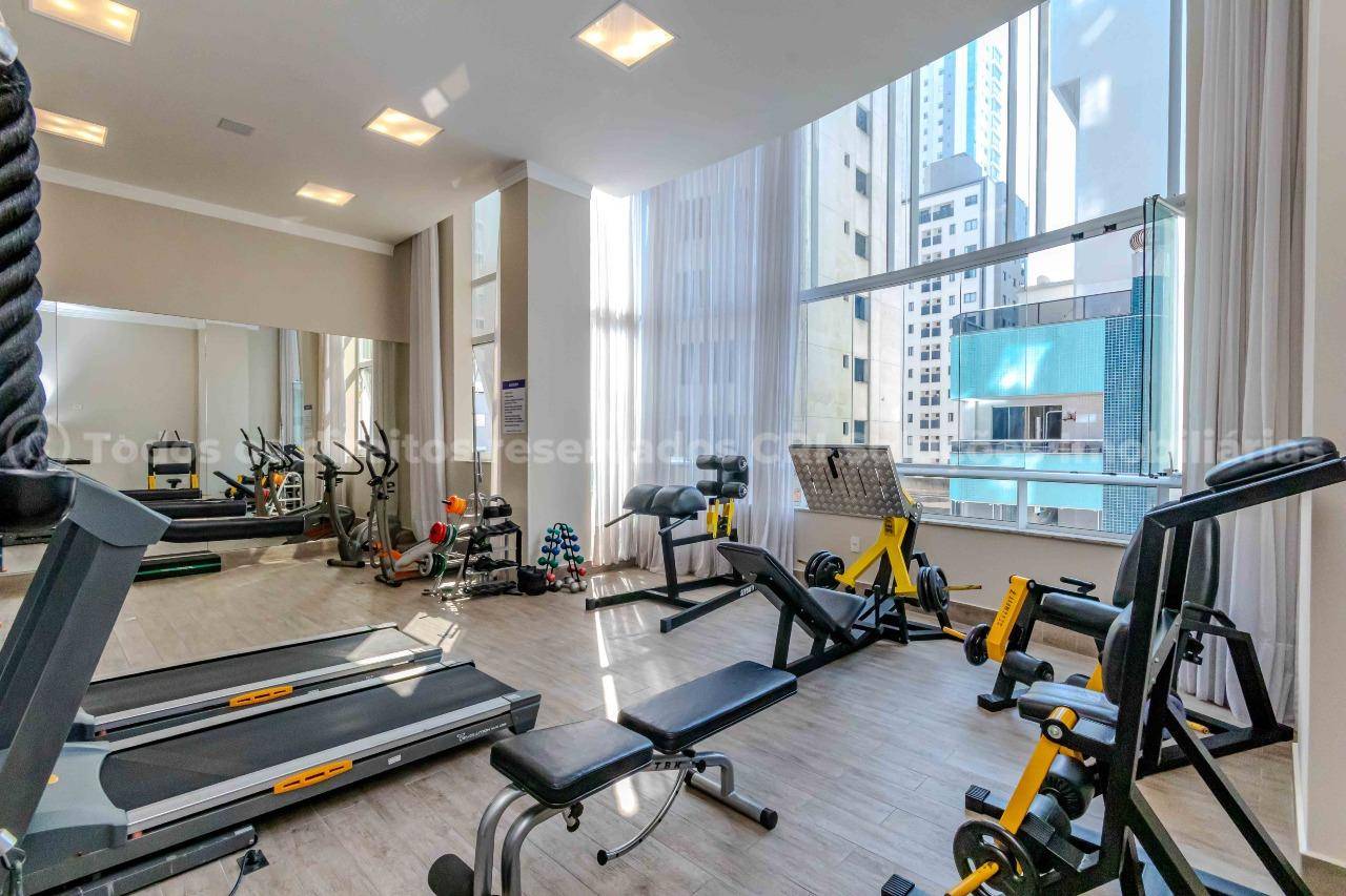 Foto do imóvel Amplo apartamento à venda no centro de Balneário Camboriú com 3 suítes e 3 vagas de garagem no Edifício Cidade de Padua