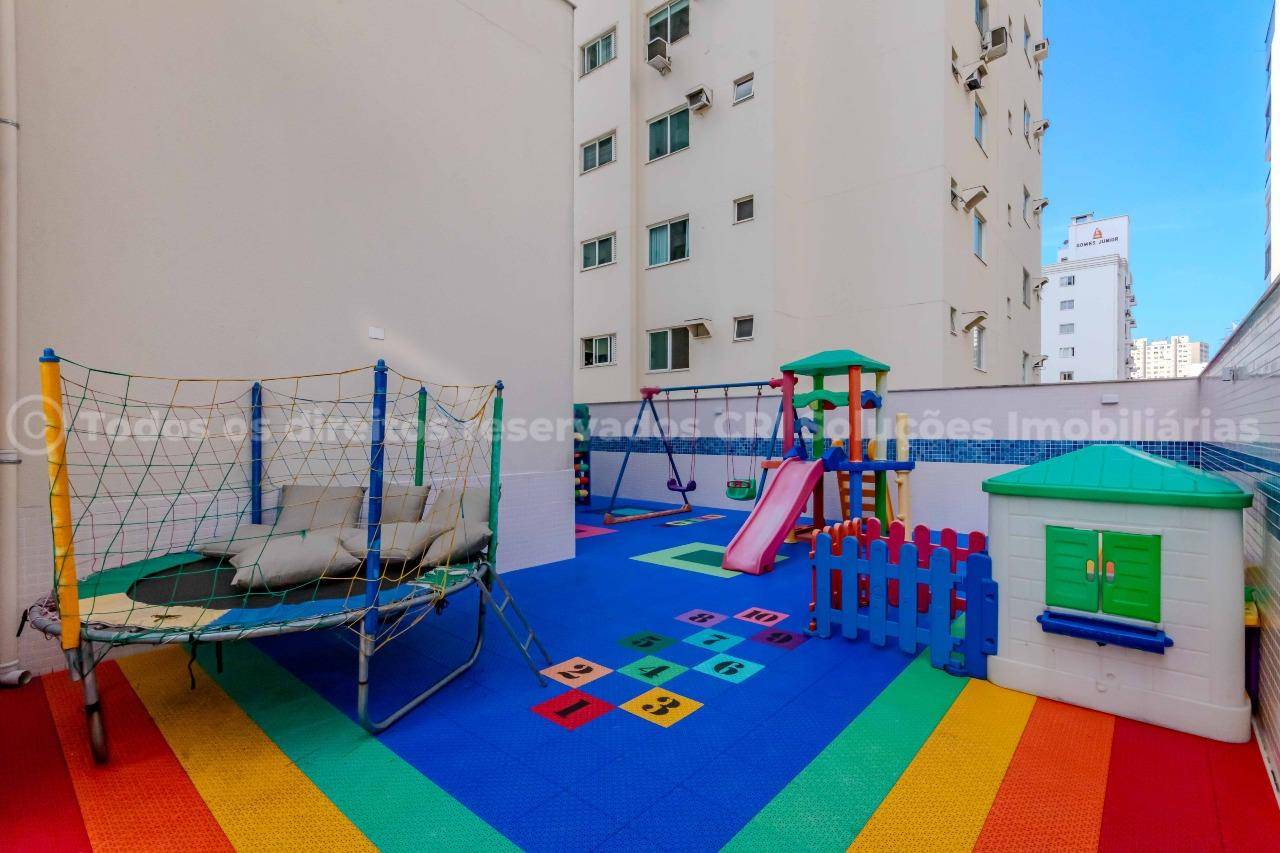 Foto do imóvel Amplo apartamento à venda no centro de Balneário Camboriú com 3 suítes e 3 vagas de garagem no Edifício Cidade de Padua