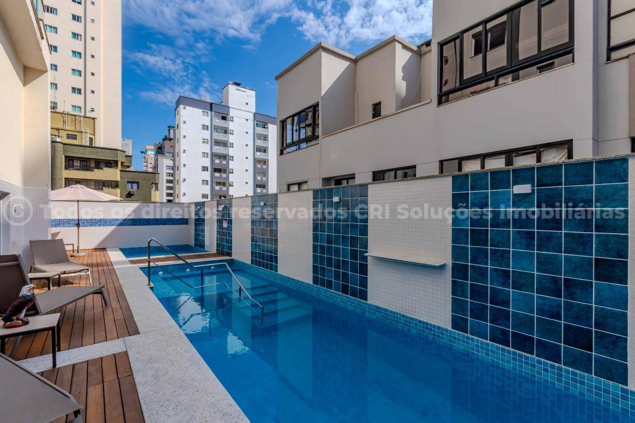 Foto do imóvel Amplo apartamento à venda no centro de Balneário Camboriú com 3 suítes e 3 vagas de garagem no Edifício Cidade de Padua