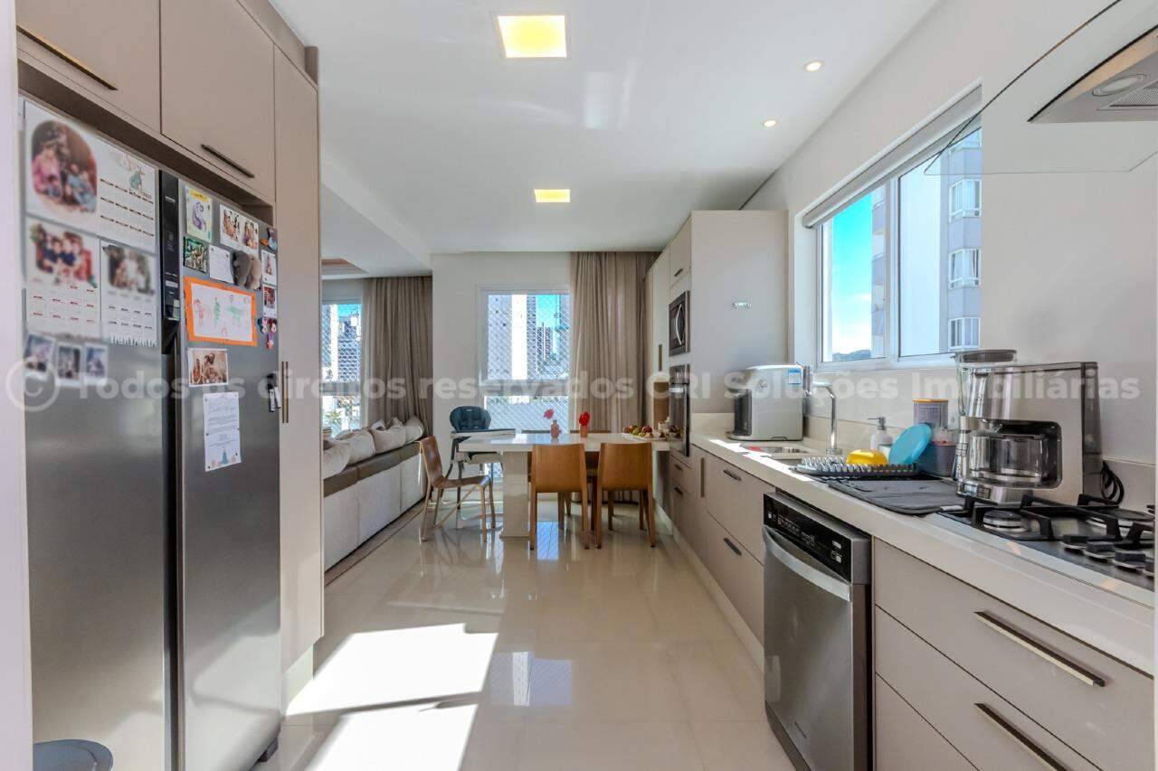 Foto do imóvel Apartamento alto-padrão à venda com 3 suítes com closet e 3 vagas de garagem no Bosque Belcanto, na Barra Norte de Balneário Camboriú