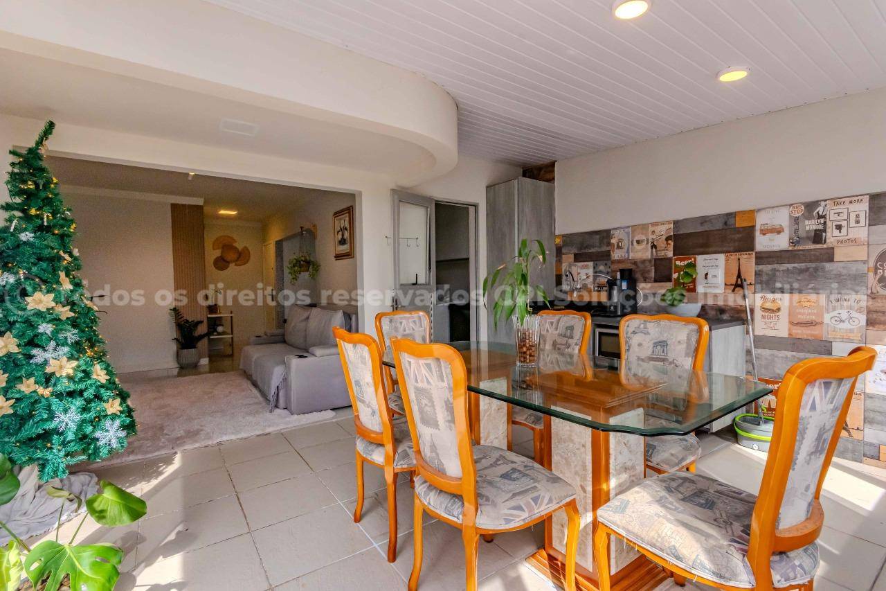 Foto do imóvel Apartamento à venda com 2 dormitórios sendo 1 suíte e 1 vaga de garagem no Edifício Vale do Reno, no coração de Balneário Camboriú
