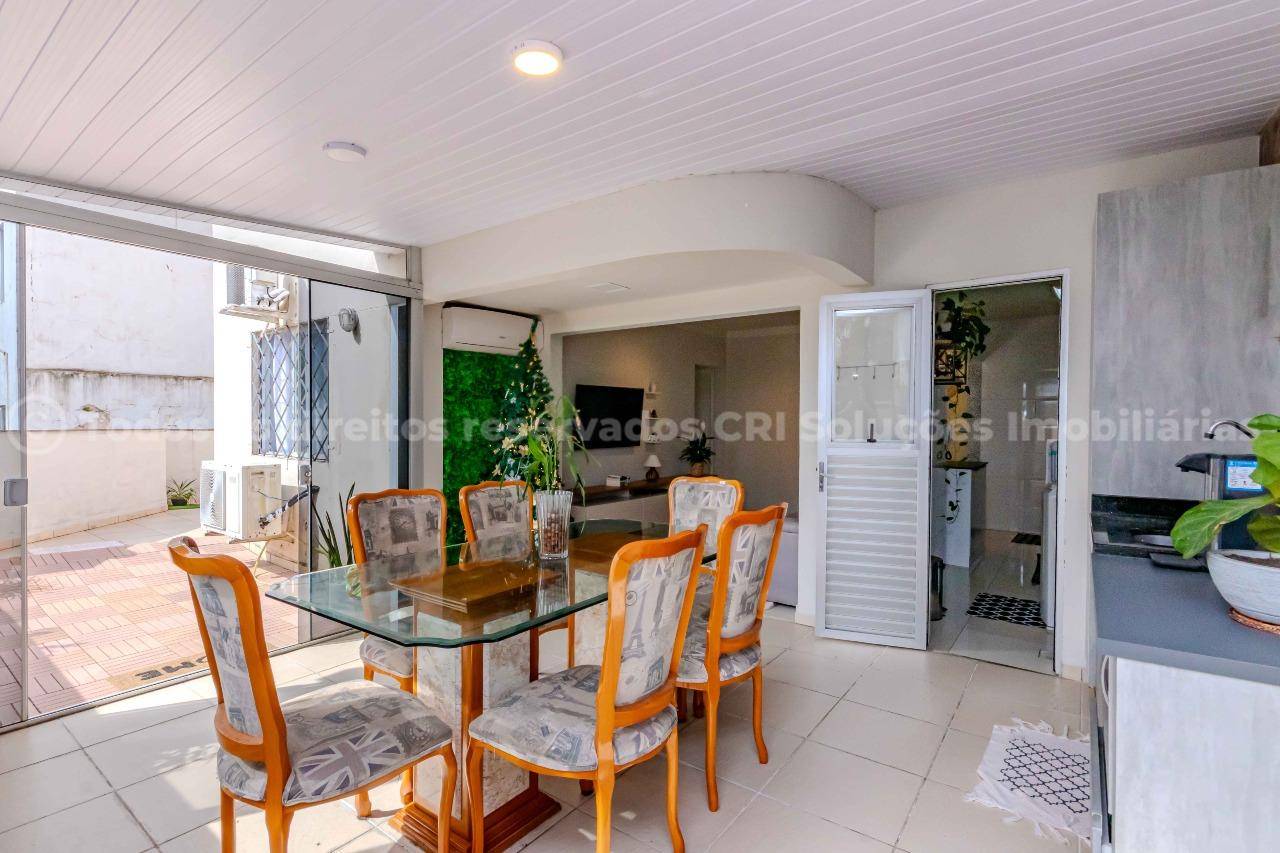Foto do imóvel Apartamento à venda com 2 dormitórios sendo 1 suíte e 1 vaga de garagem no Edifício Vale do Reno, no coração de Balneário Camboriú