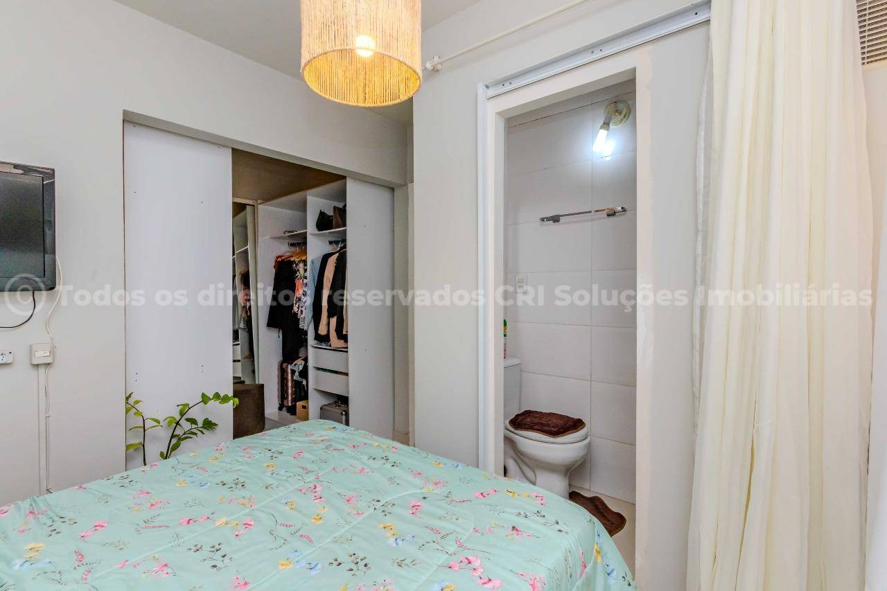 Foto do imóvel Apartamento à venda com 2 dormitórios sendo 1 suíte e 1 vaga de garagem no Edifício Vale do Reno, no coração de Balneário Camboriú