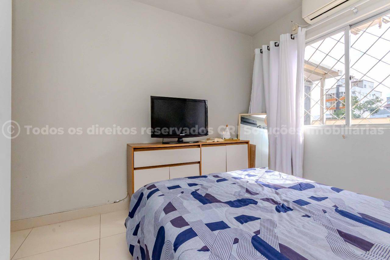 Foto do imóvel Apartamento à venda com 2 dormitórios sendo 1 suíte e 1 vaga de garagem no Edifício Vale do Reno, no coração de Balneário Camboriú