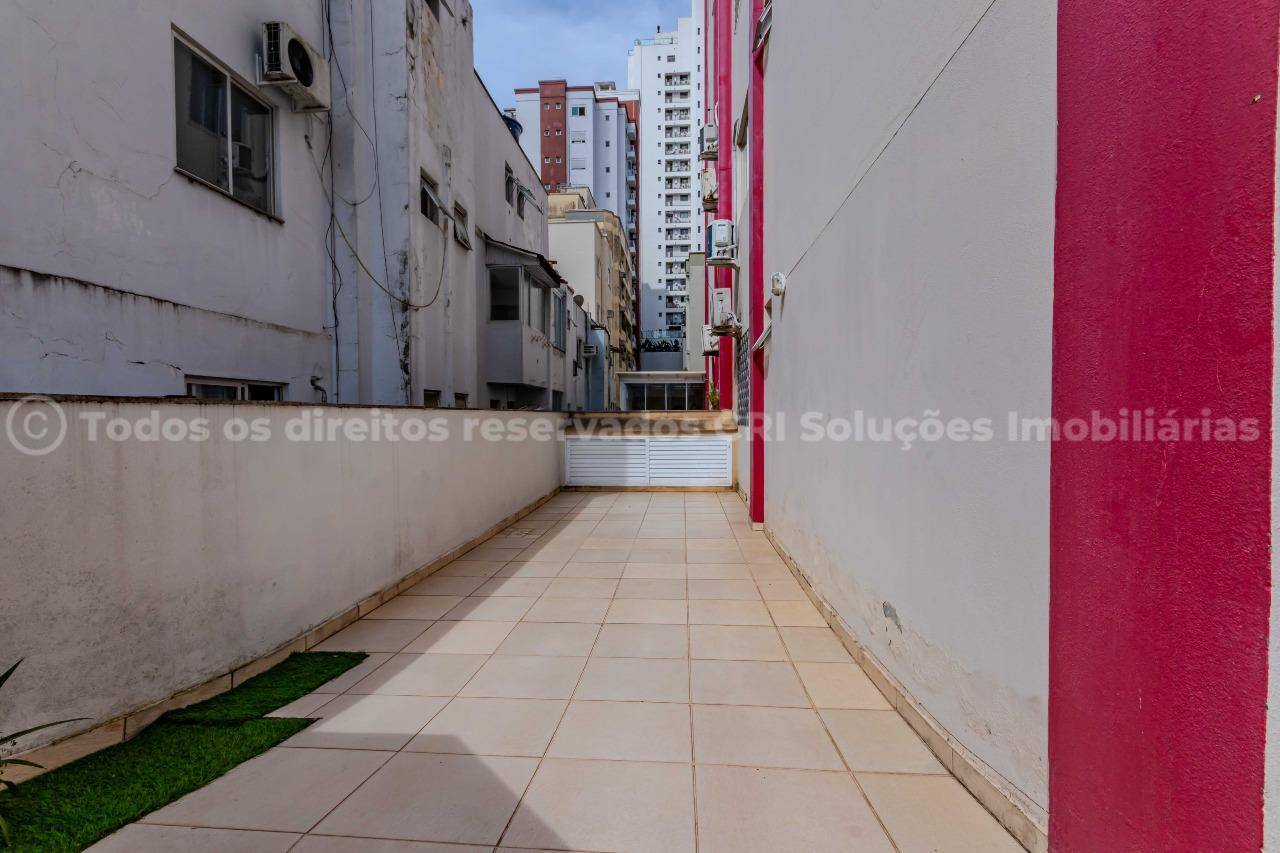 Foto do imóvel Apartamento à venda com 2 dormitórios sendo 1 suíte e 1 vaga de garagem no Edifício Vale do Reno, no coração de Balneário Camboriú