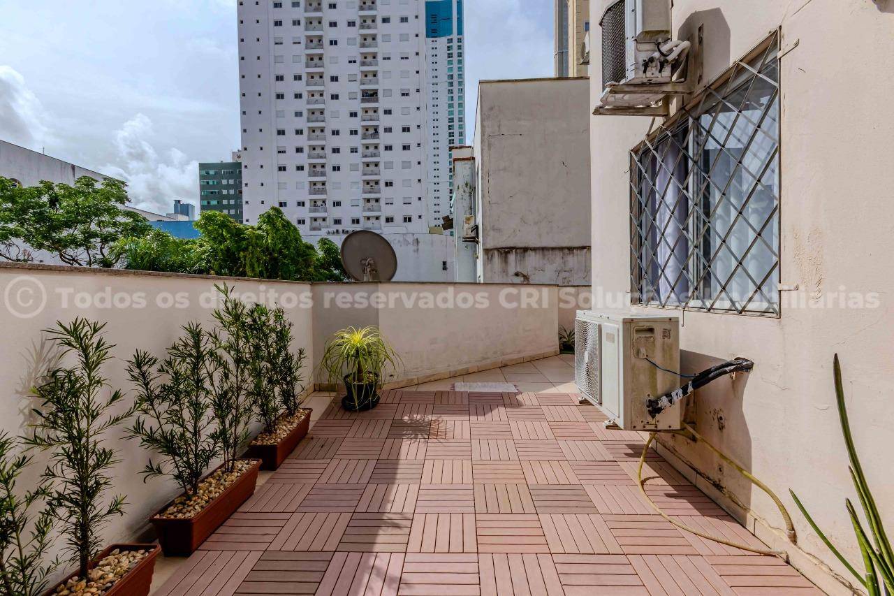 Foto do imóvel Apartamento à venda com 2 dormitórios sendo 1 suíte e 1 vaga de garagem no Edifício Vale do Reno, no coração de Balneário Camboriú