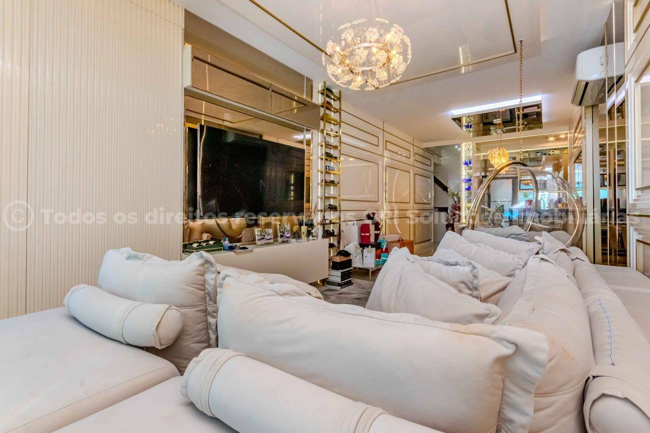 Foto do imóvel Apartamento alto padrão à venda com 2 suítes e 1 vaga de garagem no Porto Madeiro, na Praia Brava de Itajaí