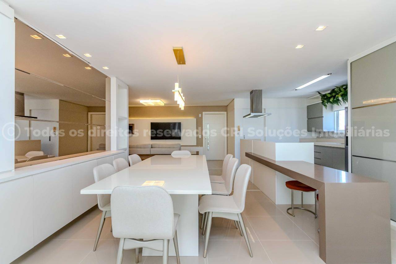 Apartamento Mobiliado com 3 Suítes no Edifício Villa Di Mare no Centro de Balneário Camboriú