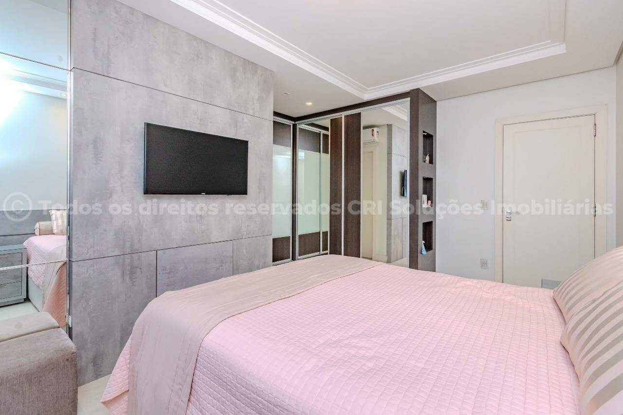 Foto do imóvel Apartamento mobiliado alto padrão à venda com 3 suítes e 3 vagas de garagem no Edifício Residencial Vermont, no centro de Balneário Camboriú.