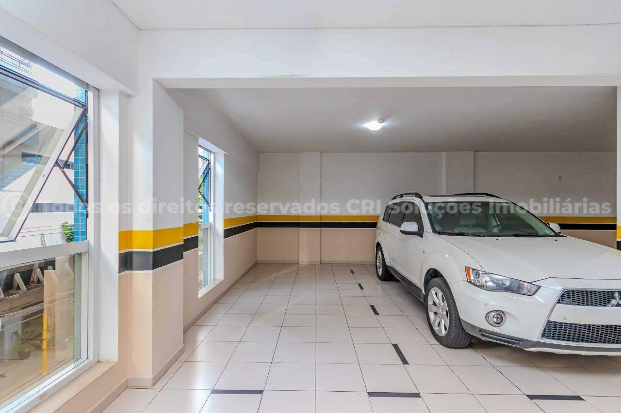 Foto do imóvel Apartamento mobiliado alto padrão à venda com 3 suítes e 3 vagas de garagem no Edifício Residencial Vermont, no centro de Balneário Camboriú.