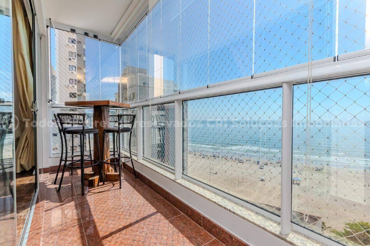 Apartamento com 2 suítes no edifício Paraiso no Centro em Balneário Camboriú