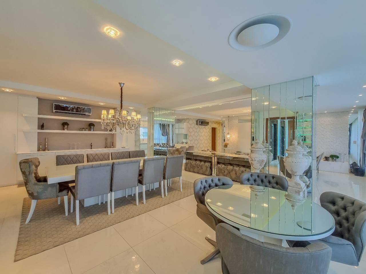 Foto do imóvel Apartamento mobiliado de 220m² no Marina Beach Tower com 4 suítes e marina exclusiva – Balneário Camboriú