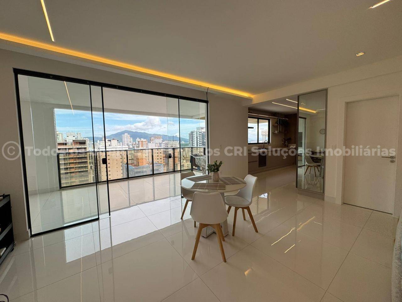 Foto do imóvel Apartamento a venda no Edificio Emerald Bay Residence com 04 quartos sendo 04 suites em Itapema Meia Praia