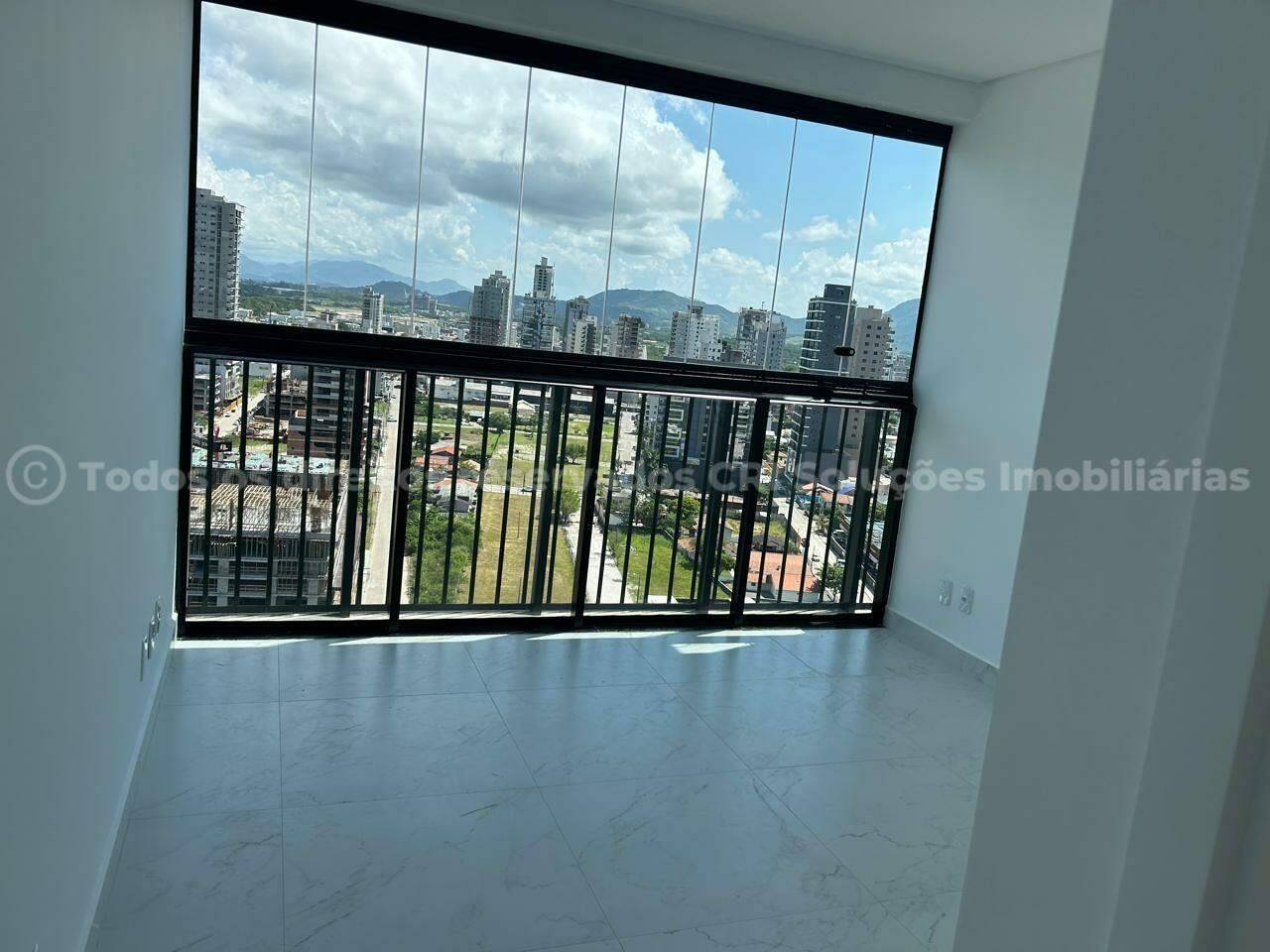 Apartamento com 2 quartos no Edifício Duquesa de Windsor em Balneário Perequê, Porto Belo