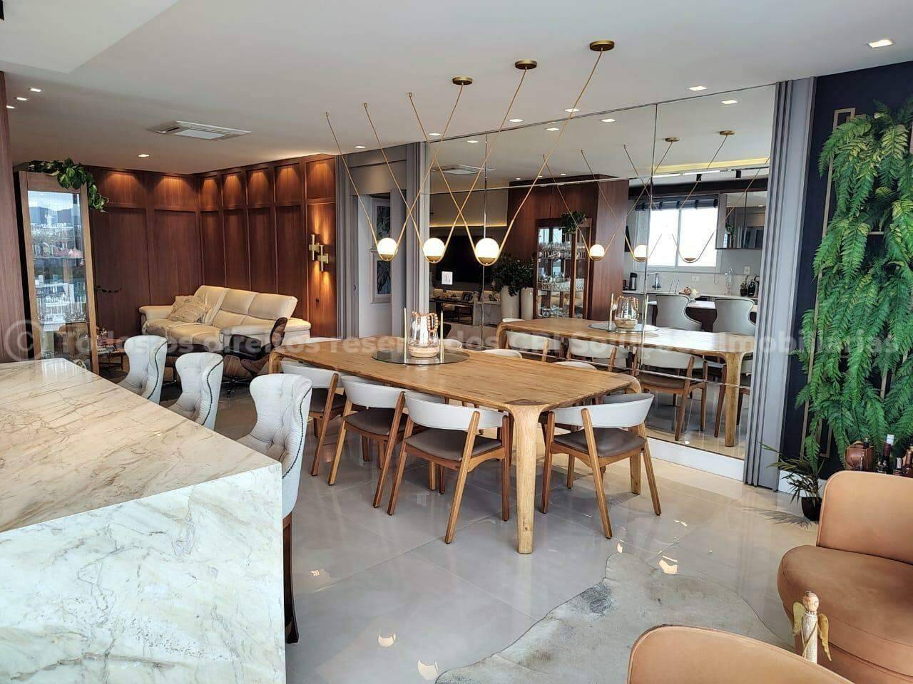 Apartamento com 4 suítes no Biarritz Residence no Centro em Balneário Camboriú