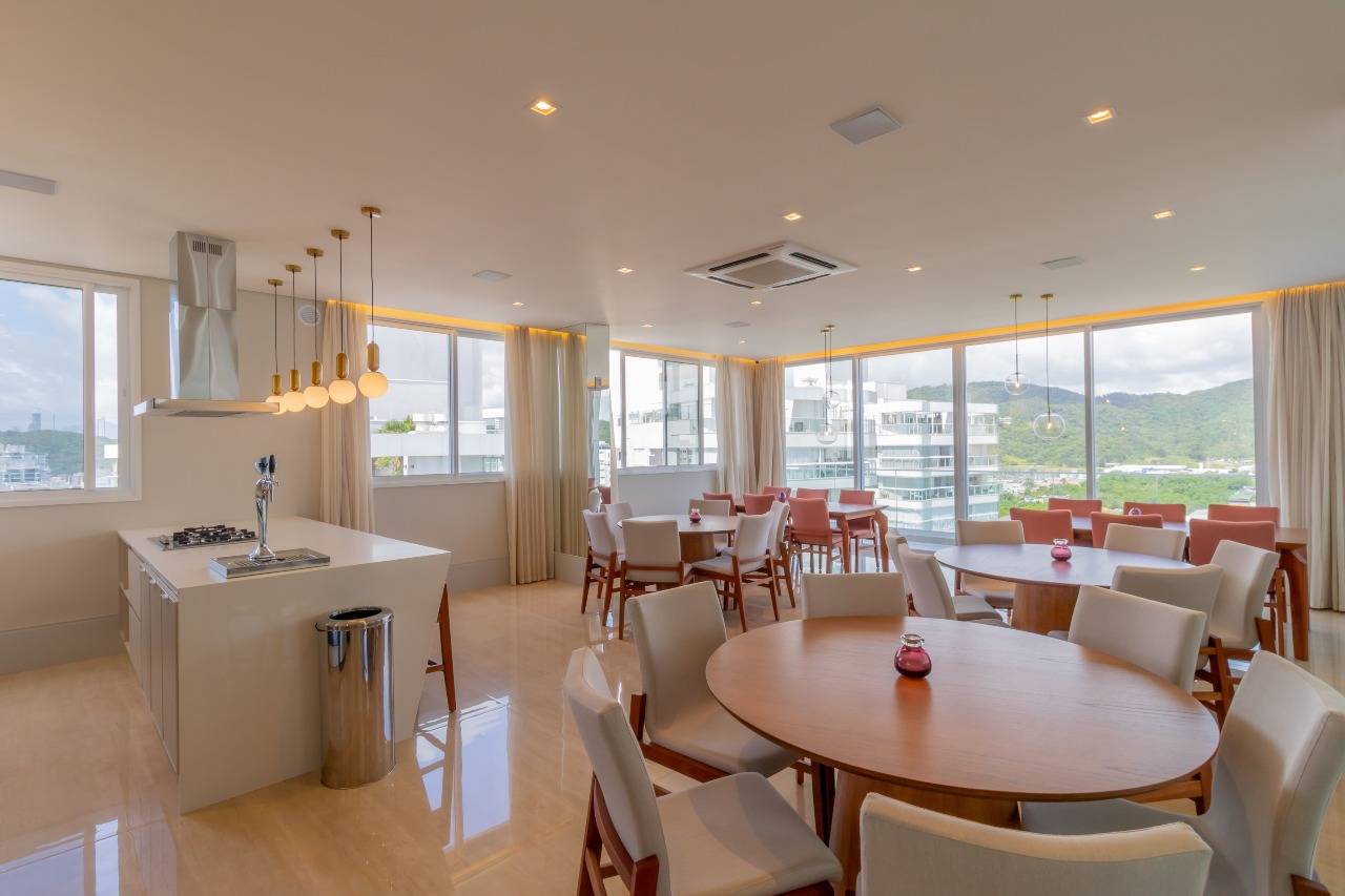 Foto do imóvel Apartamento mobiliado no Le Blanc Praia Brava com 4 suítes e vista para o mar