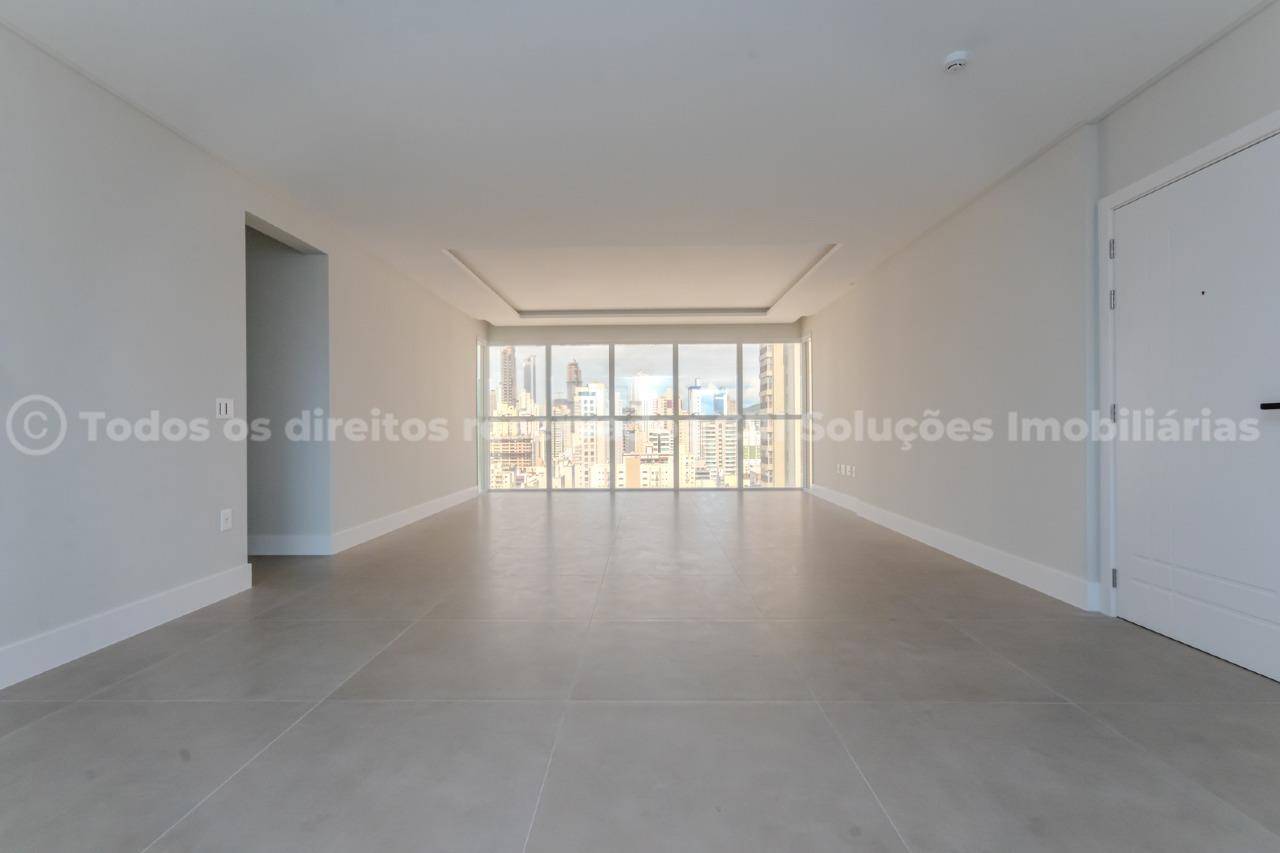 Foto do imóvel Apartamento com 03 Suítes á venda no Edifício Exuberance no Centro em Balneário Camboriú