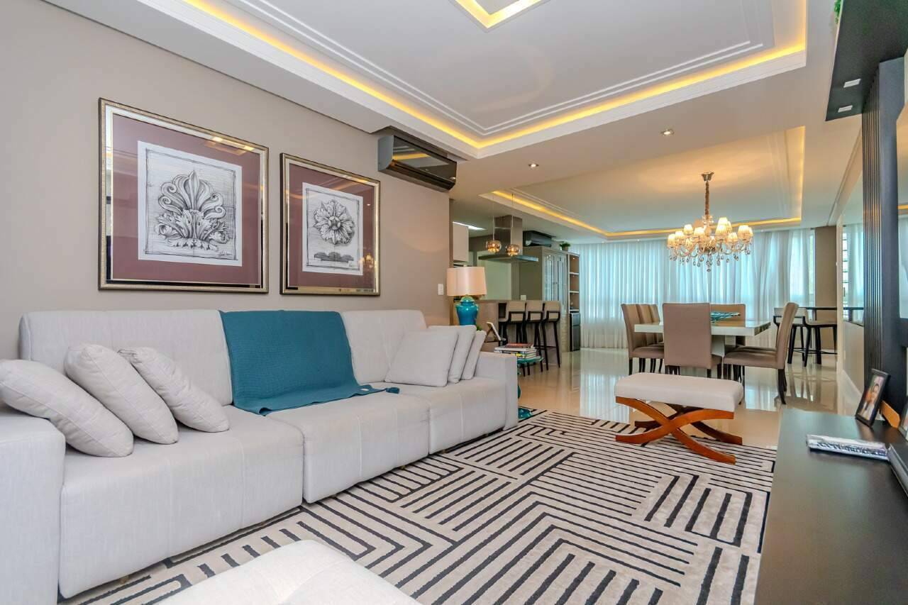 Apartamento mobiliado com 3 Suítes no Edifício Ville de France no Centro em Balneário Camboriú