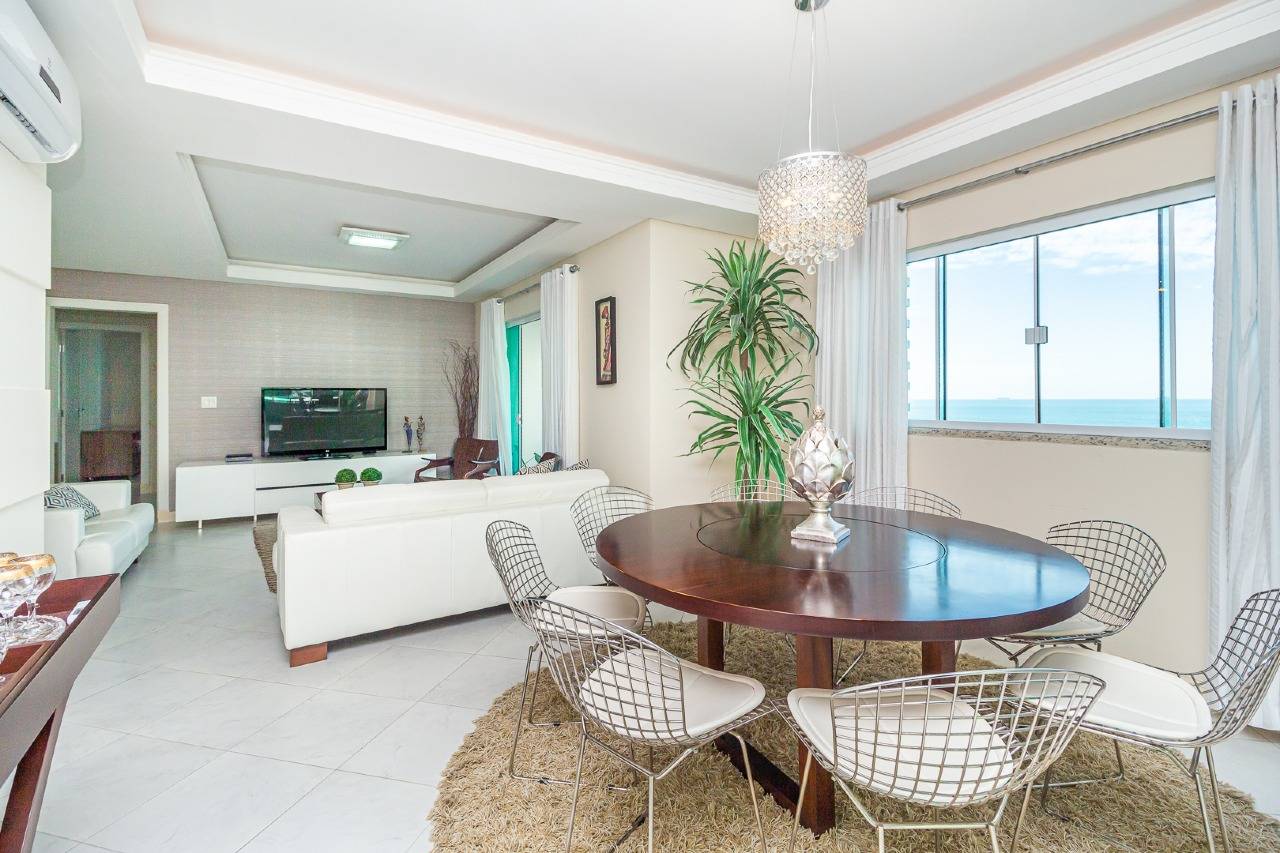 Foto do imóvel Apartamento com 3 Dormitórios no Edifício Petrópolis Frente Mar em Balneário Camboriú | Vida na praia