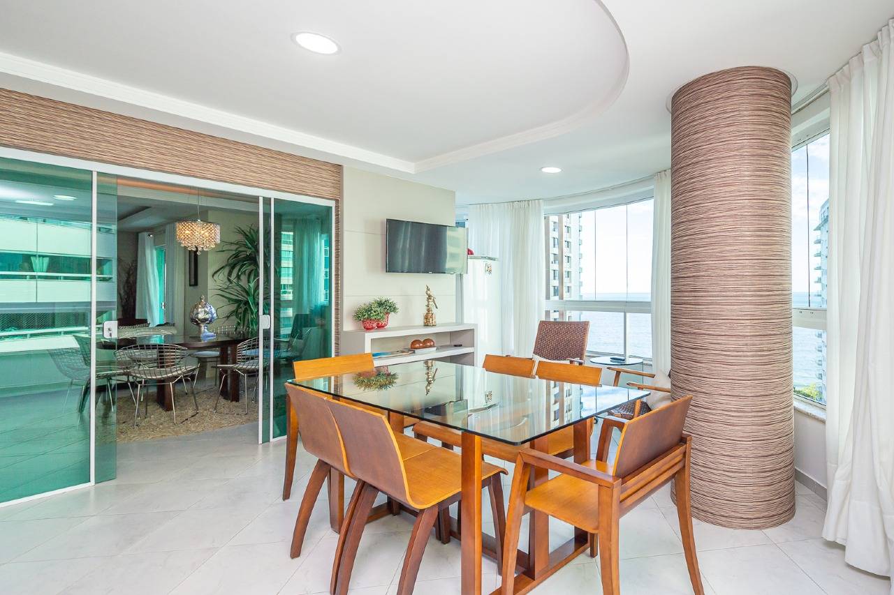 Foto do imóvel Apartamento com 3 Dormitórios no Edifício Petrópolis Frente Mar em Balneário Camboriú | Vida na praia