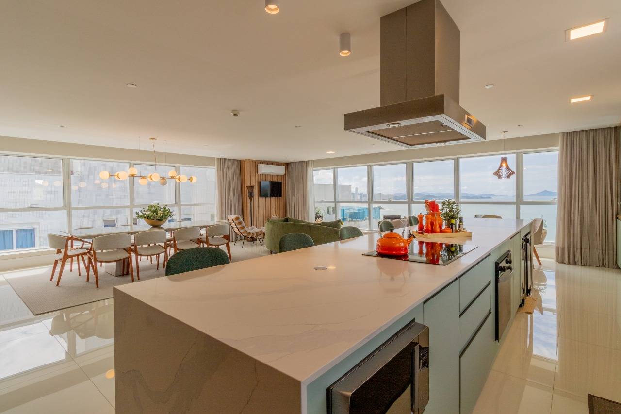 Foto do imóvel Apartamento Frente Mar com 4 suítes no Epic Tower em Balneário Camboriú | Vida na praia