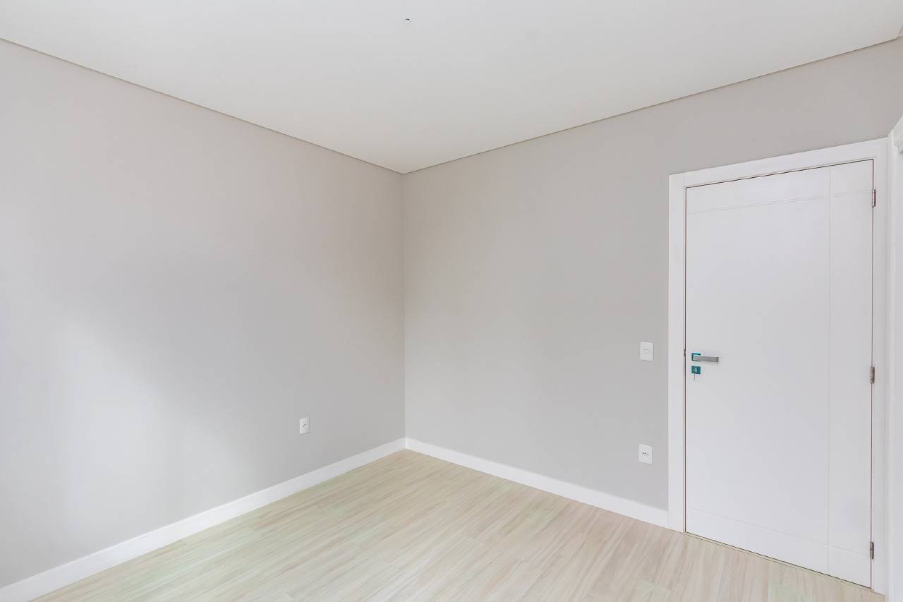 Foto do imóvel Apartamento com 03 Suítes á venda no Edifício Cidade Jardim no Centro em Balneário Camboriú 
