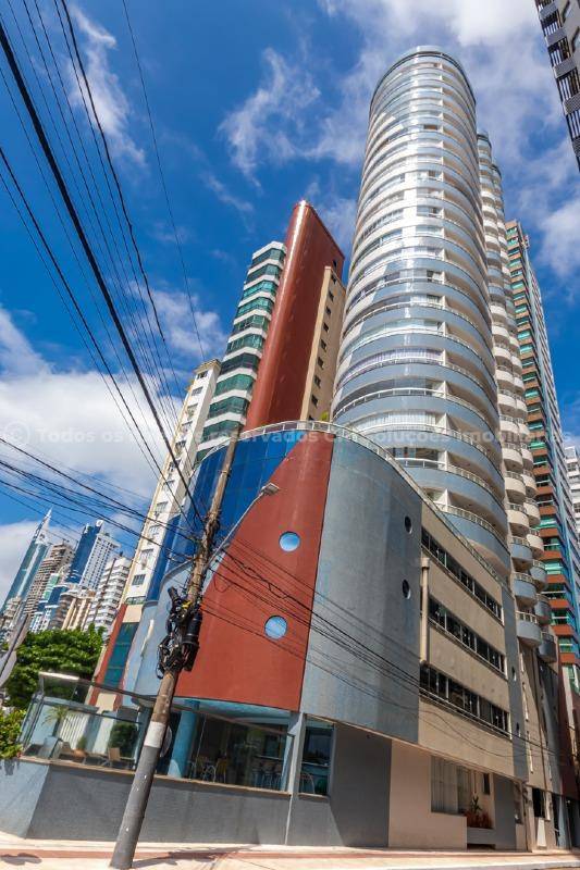 Foto do imóvel Apartamento com 04 Dormitórios Vista Mar á venda no Edifício Princess em Balneário Camboriú