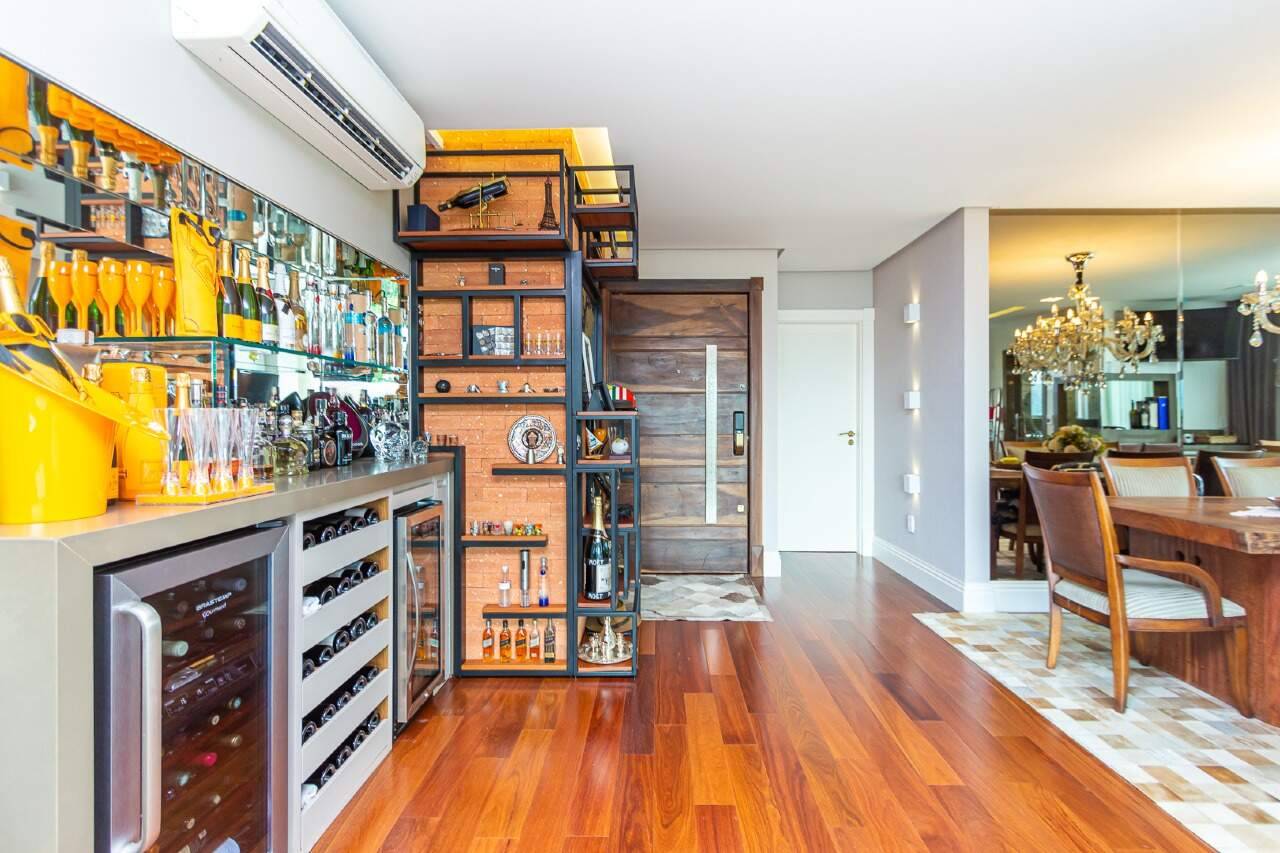 Foto do imóvel Apartamento Mobiliado com 03 suítes á vendas no Edifício Marina Palace em Balneário Camboriú