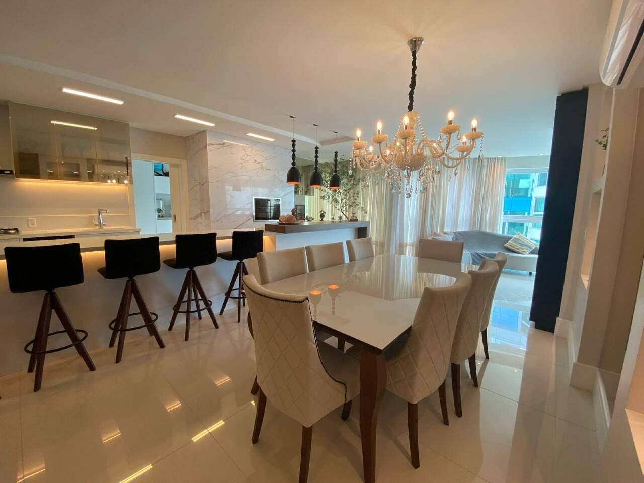 Foto do imóvel Apartamento no Brava Beach Torre Corais Itajaí com 3 suítes e 200m² de frente para o mar