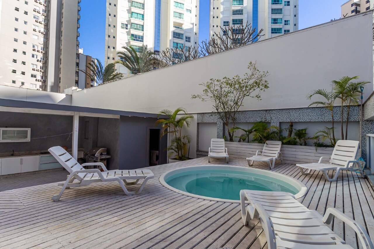 Foto do imóvel Apartamento de Frente para o Mar no Number One em Balneário Camboriú