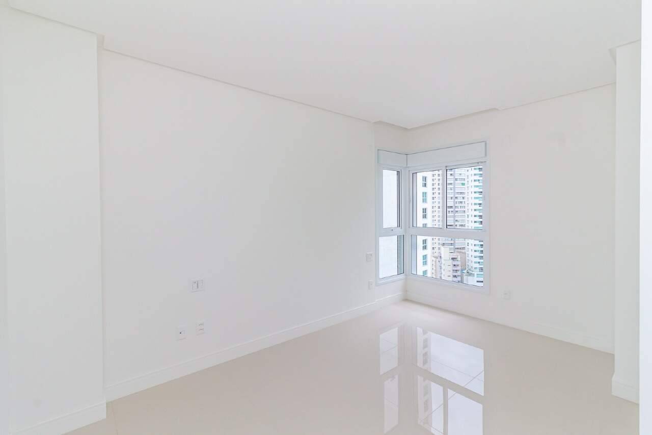 Foto do imóvel Apartamento com 03 Suítes á venda no Edifício Hamptons em Balneário Camboriú