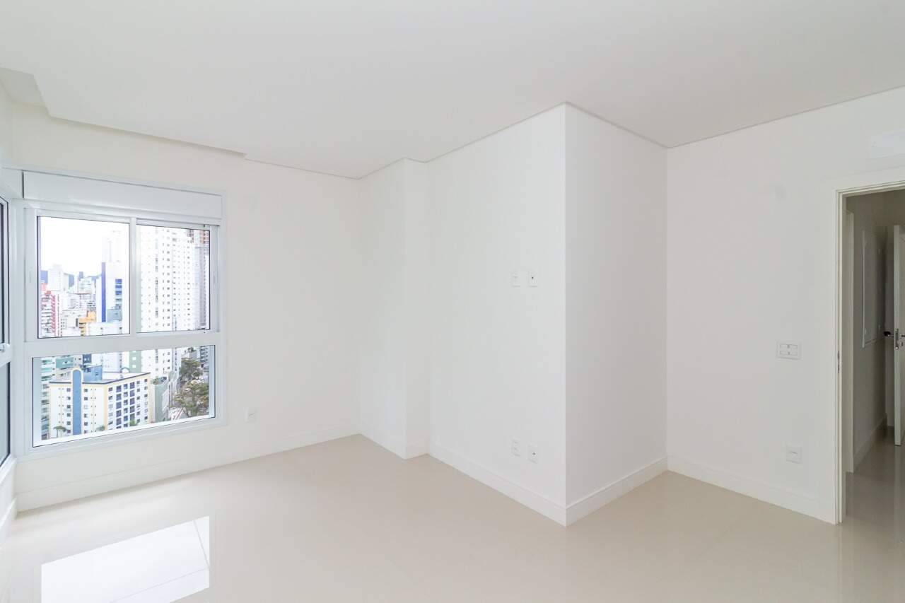 Foto do imóvel Apartamento com 03 Suítes á venda no Edifício Hamptons em Balneário Camboriú