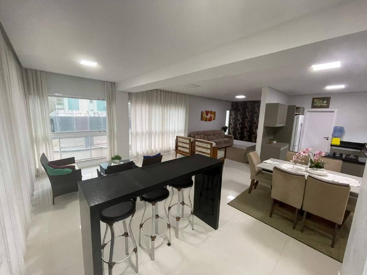 Foto do imóvel Apartamento a venda no Edificio Salinas com 04 Quartos sendo 01 Suite em Itapema Meia Praia