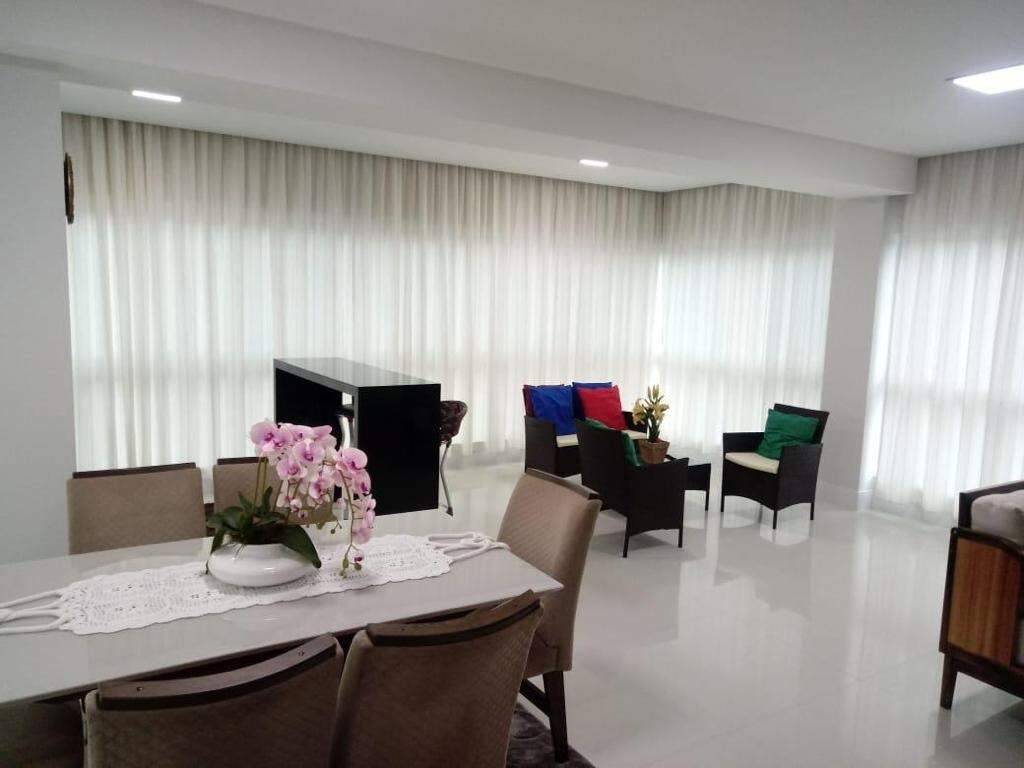 Foto do imóvel Apartamento a venda no Edificio Salinas com 04 Quartos sendo 01 Suite em Itapema Meia Praia