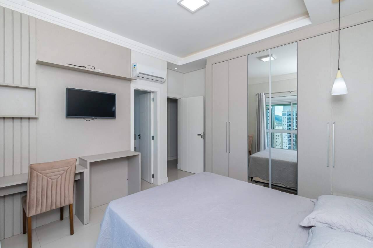 Foto do imóvel Apartamento 5 suítes no Edifício Imperial Palace em Itapema – 300m² mobiliado
