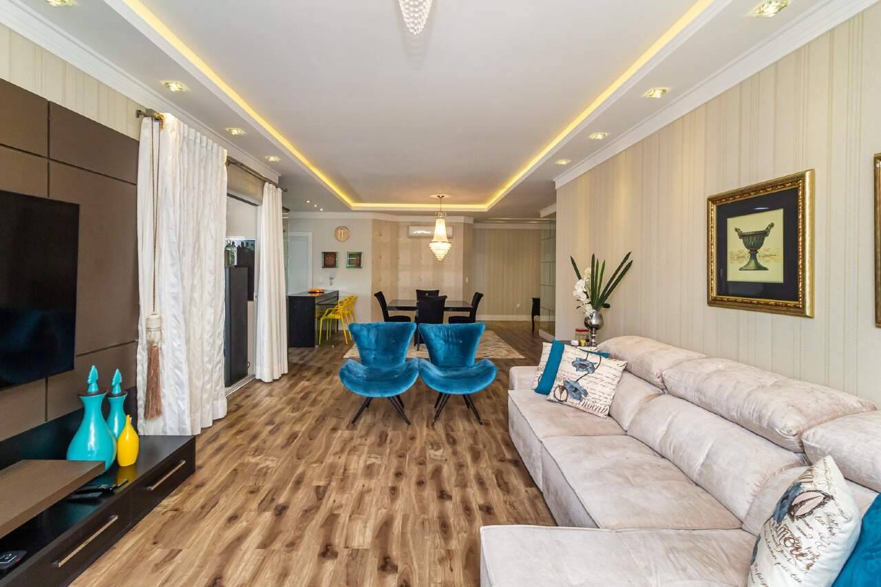Foto do imóvel Apartamento mobiliado no Privilege Meia Praia em Itapema com 3 suítes e lazer completo
